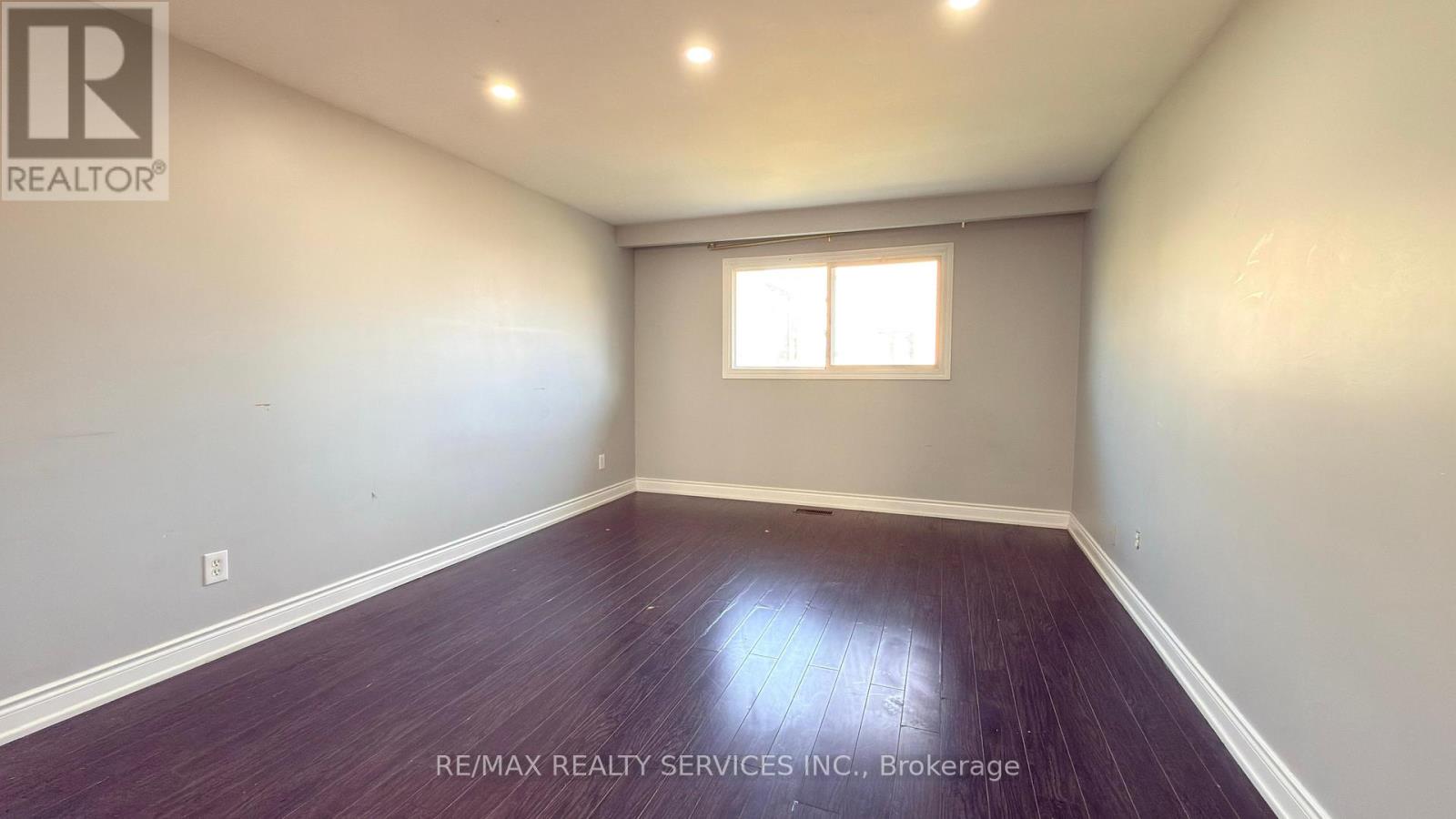 7684 Netherwood Road, Mississauga, Ontario  L4T 2P1 - Photo 16 - W12571570