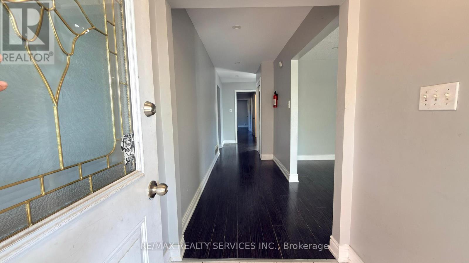 7684 Netherwood Road, Mississauga, Ontario  L4T 2P1 - Photo 6 - W12571570