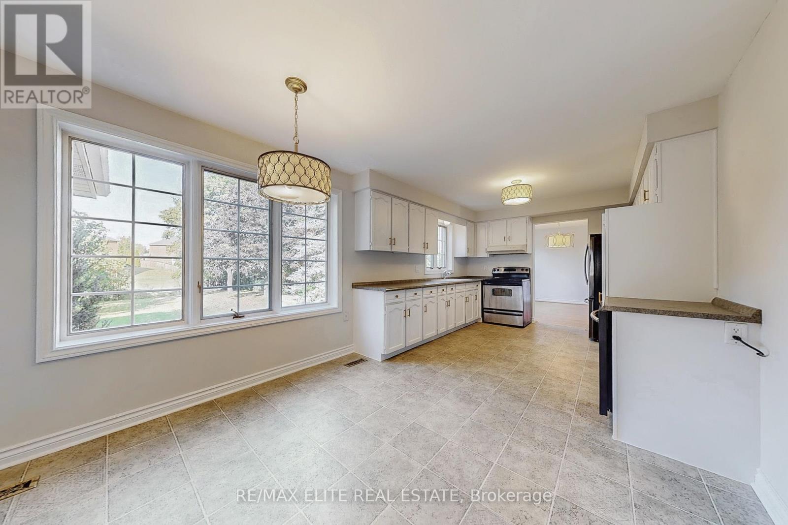 61 Beaufort Hills Road, Richmond Hill, Ontario  L4E 2N3 - Photo 12 - N12571474