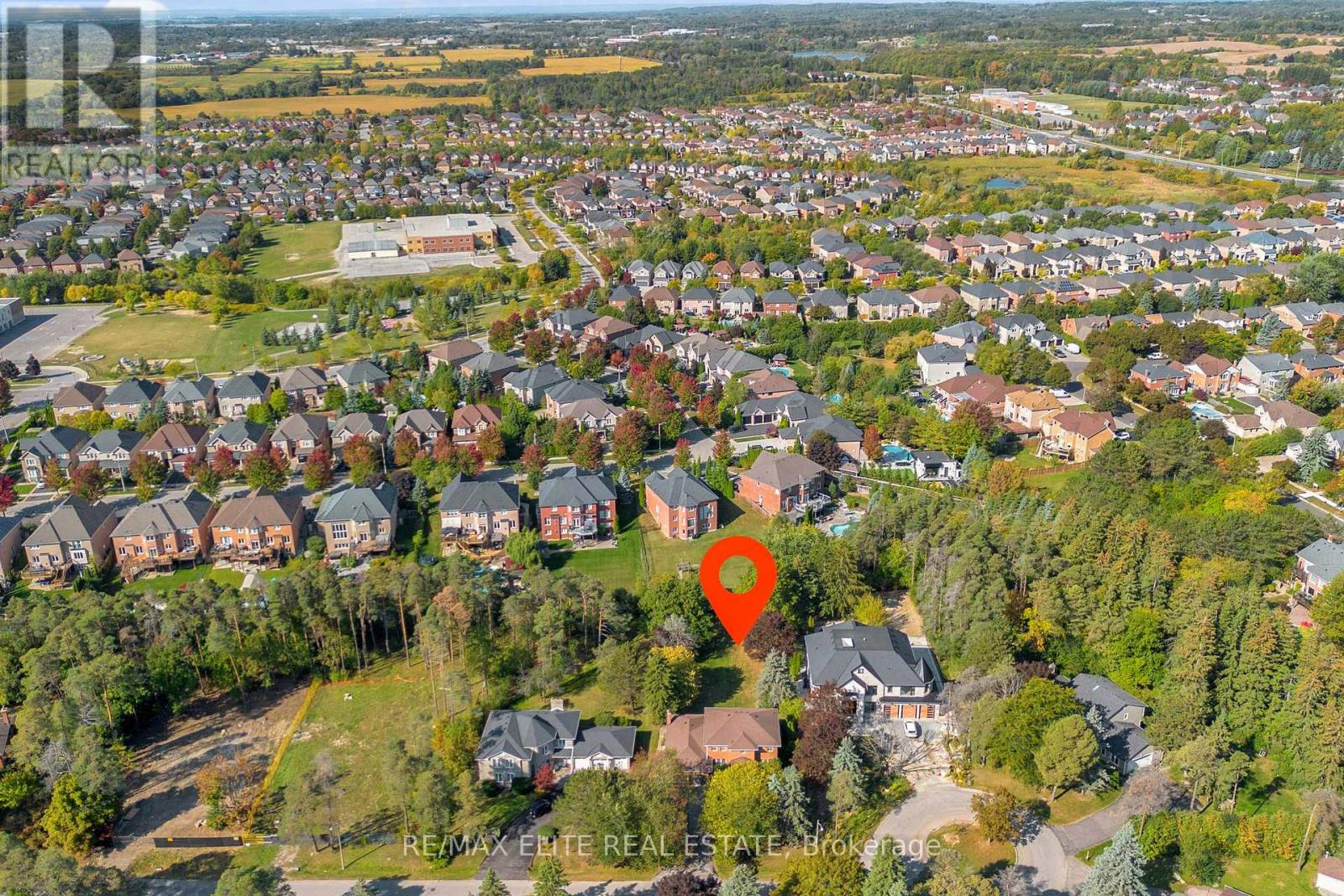 61 Beaufort Hills Road, Richmond Hill, Ontario  L4E 2N3 - Photo 37 - N12571474