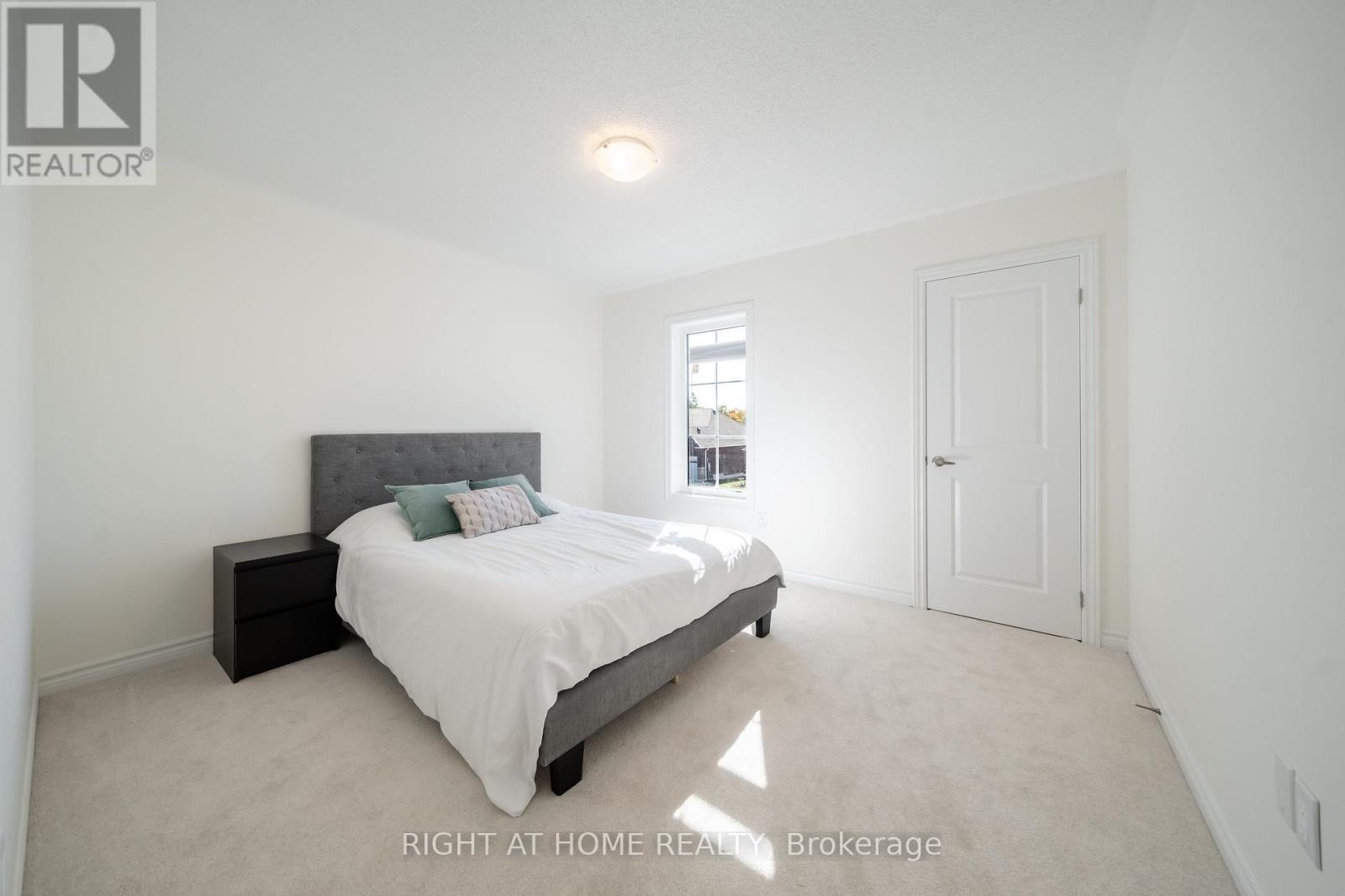 32 Hillcroft Way, Kawartha Lakes, Ontario  K0M 1A0 - Photo 24 - X12433807