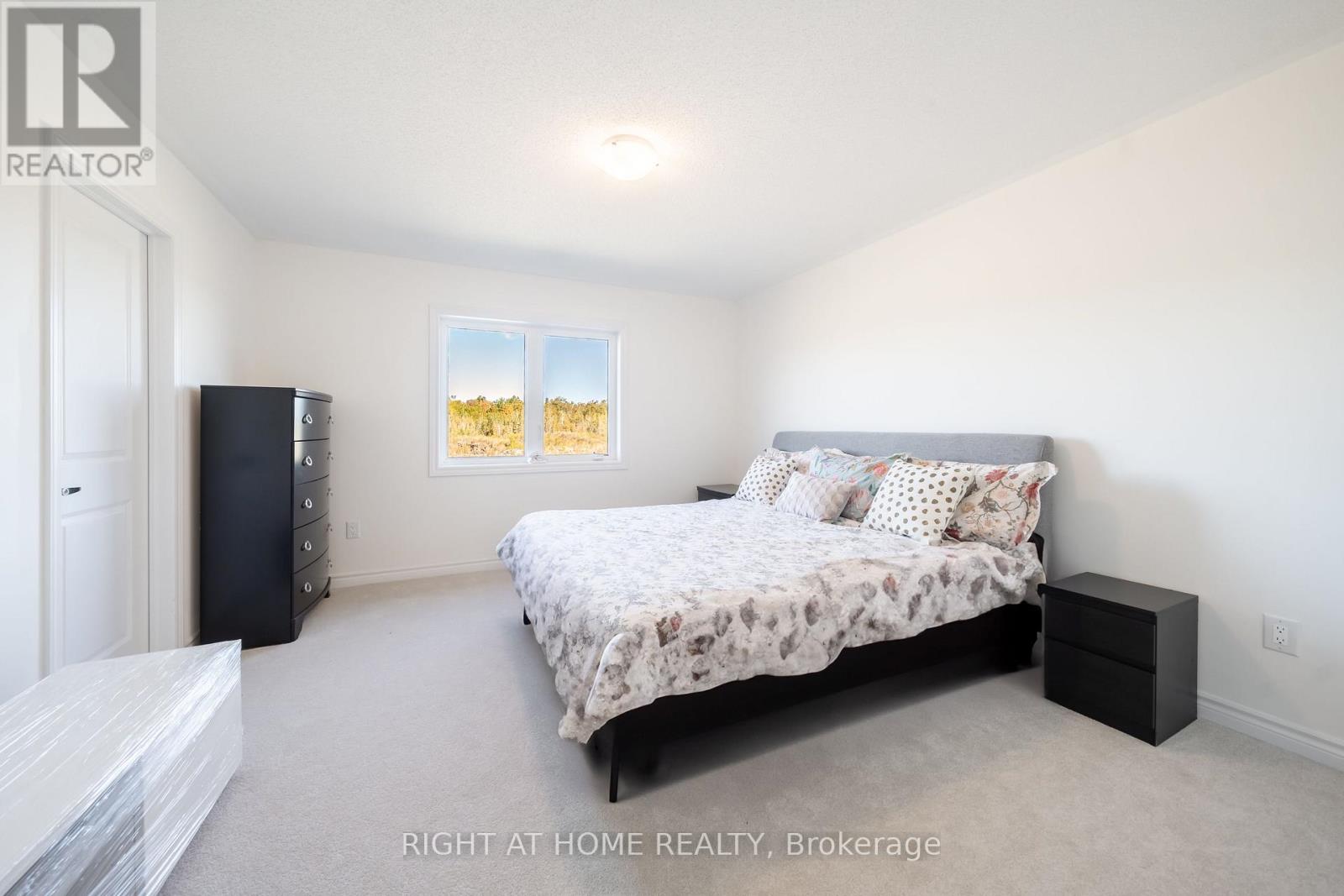 32 Hillcroft Way, Kawartha Lakes, Ontario  K0M 1A0 - Photo 17 - X12433807