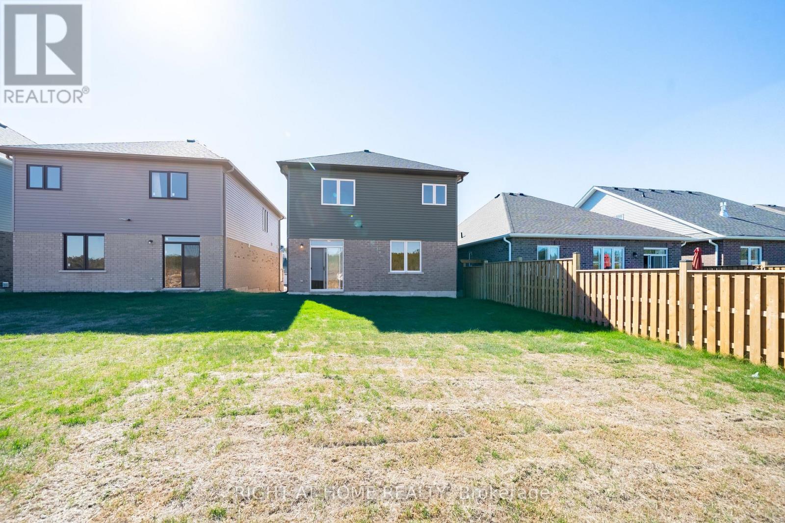 32 Hillcroft Way, Kawartha Lakes, Ontario  K0M 1A0 - Photo 28 - X12433807