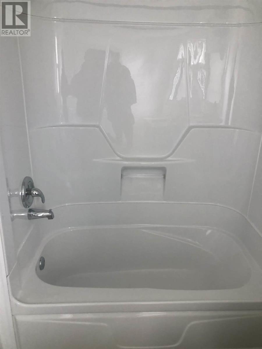 48 Beckett Blvd, Elliot Lake, Ontario  P5A 3P7 - Photo 13 - SM253331