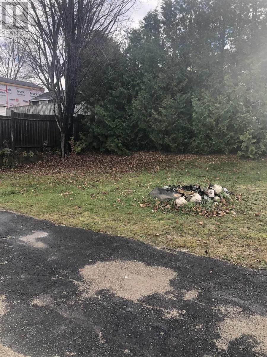 48 Beckett Blvd, Elliot Lake, Ontario  P5A 3P7 - Photo 2 - SM253331