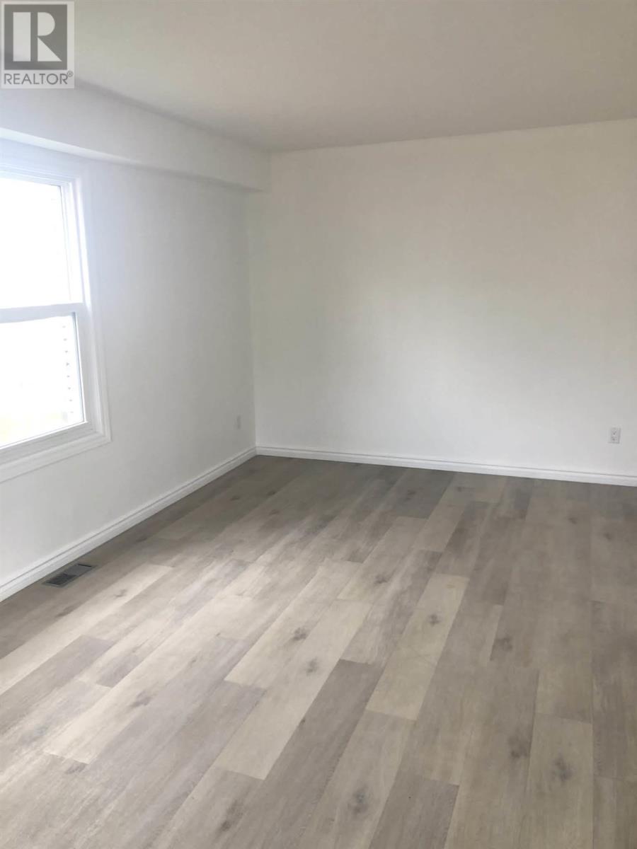 48 Beckett Blvd, Elliot Lake, Ontario  P5A 3P7 - Photo 5 - SM253331