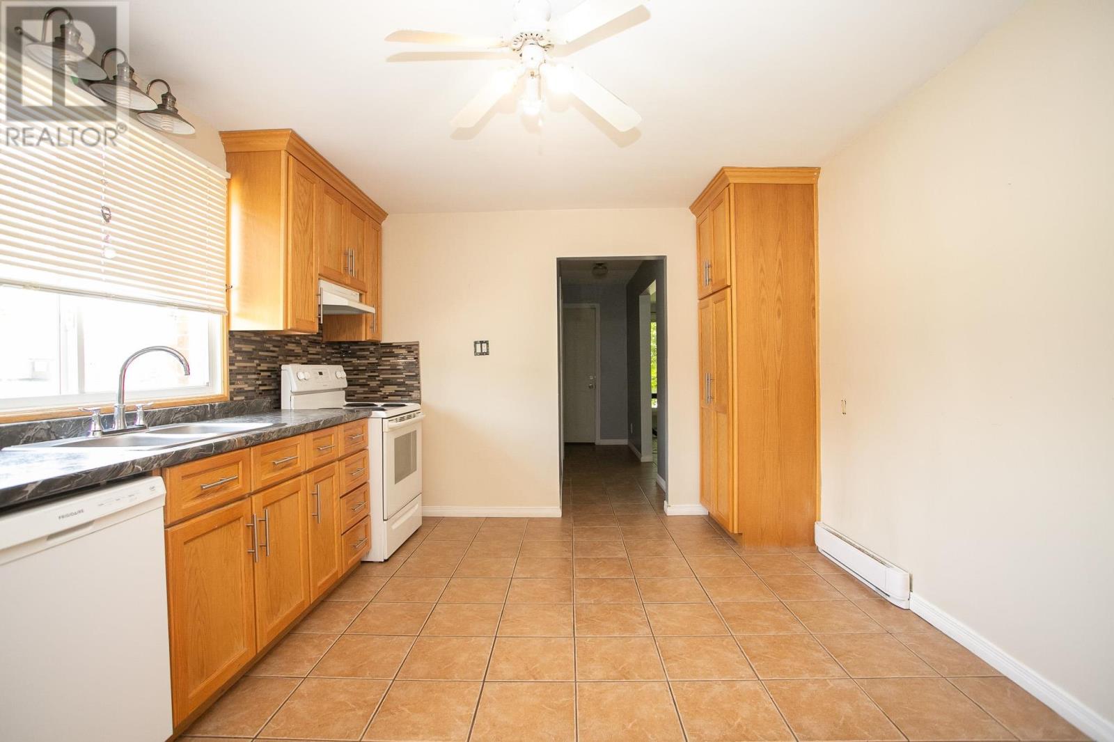 84 Wallace Ter, Sault Ste. Marie, Ontario  P6C 1K3 - Photo 5 - SM253332