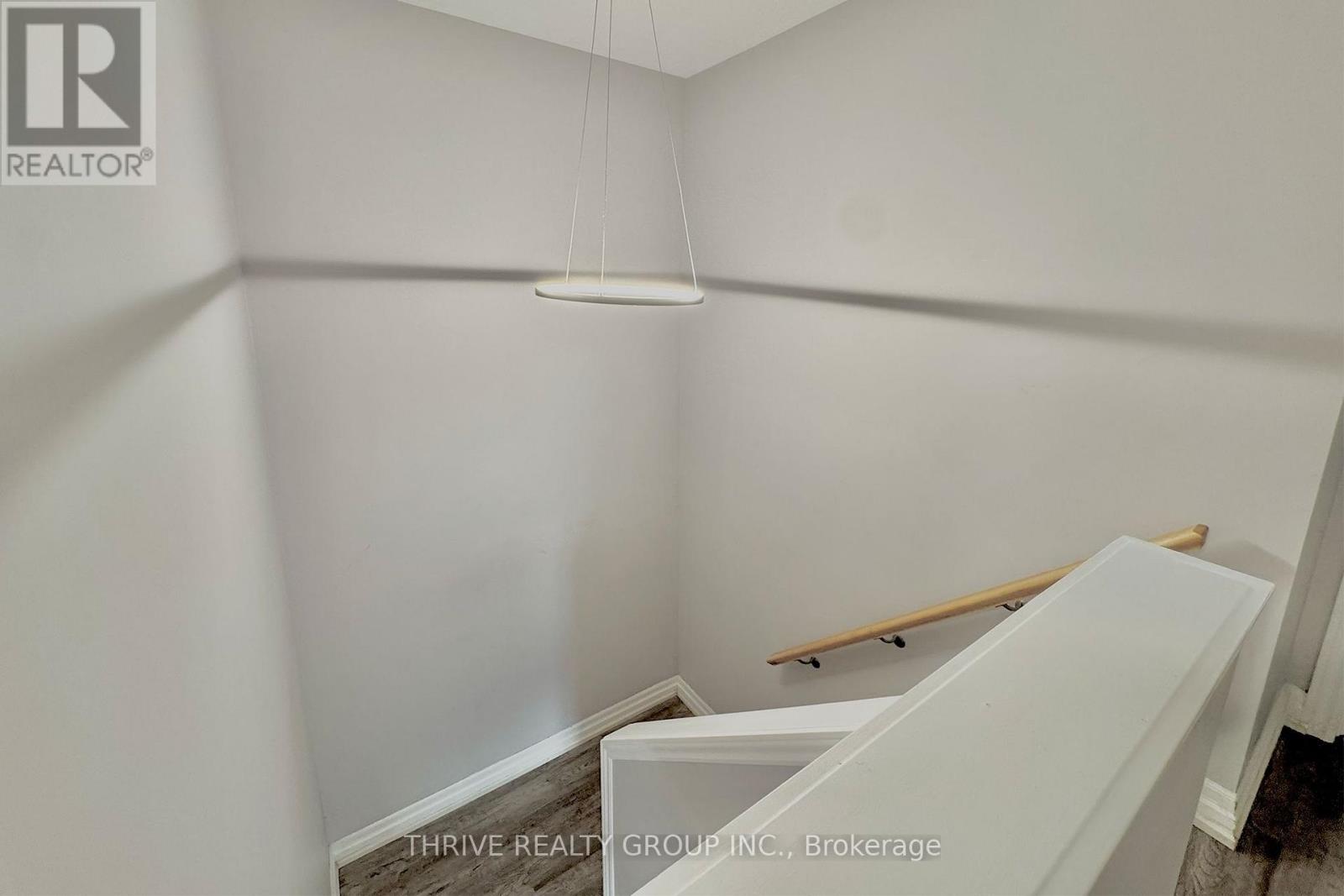 Upper - 1608 Evans Boulevard, London South, Ontario  N6M 0A9 - Photo 12 - X12571624