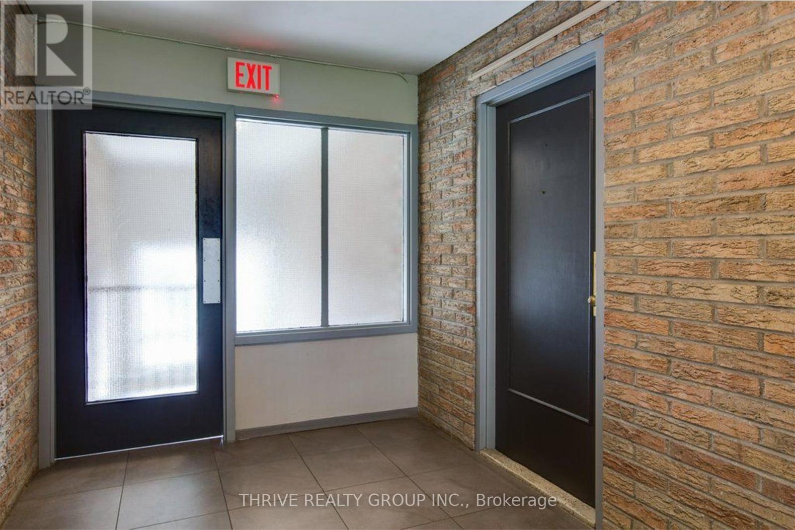 9 - 635 Wonderland Road S, London South, Ontario  N6K 1M1 - Photo 3 - X12571638