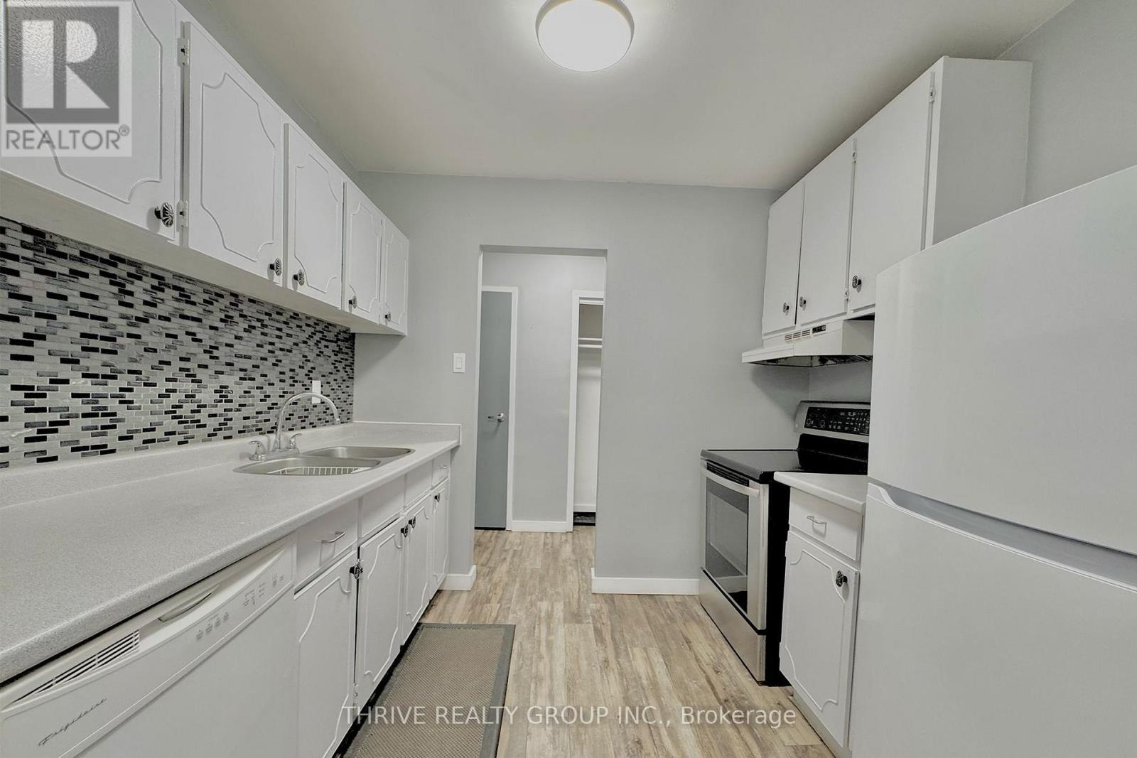 9 - 635 Wonderland Road S, London South, Ontario  N6K 1M1 - Photo 4 - X12571638