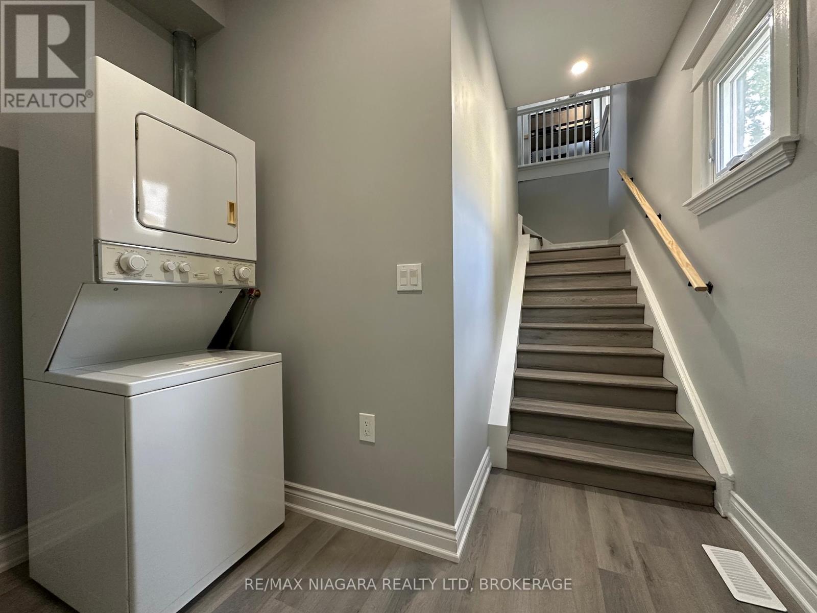 Unit B - 27 Water Street, St. Catharines, Ontario  L2R 4T6 - Photo 4 - X12448229