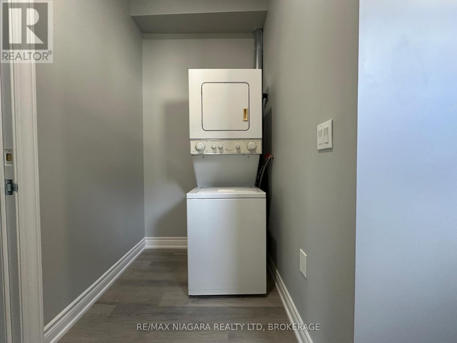 Unit B - 27 Water Street, St. Catharines, Ontario  L2R 4T6 - Photo 5 - X12448229