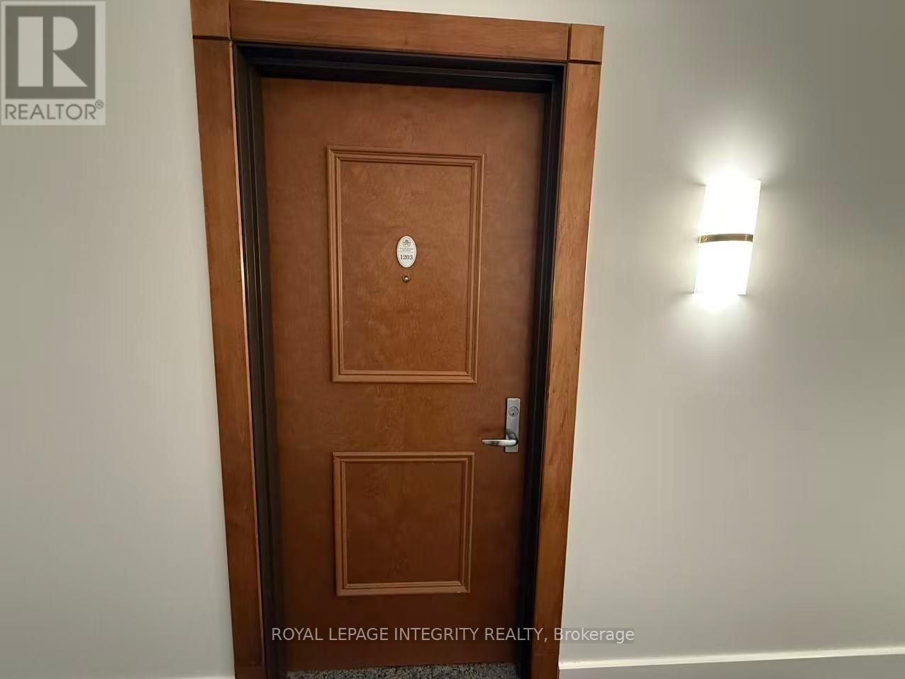 1203 - 242 Rideau Street, Ottawa, Ontario  K1N 0B6 - Photo 12 - X12571602