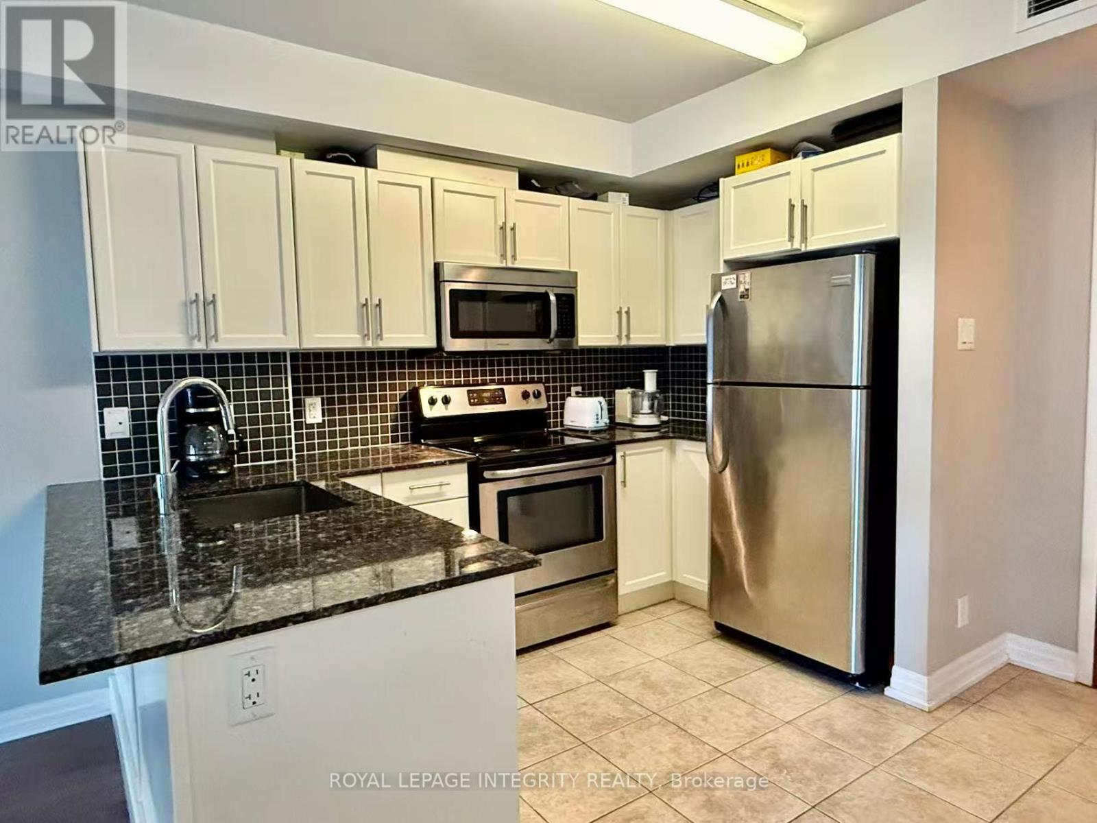 1203 - 242 Rideau Street, Ottawa, Ontario  K1N 0B6 - Photo 2 - X12571602