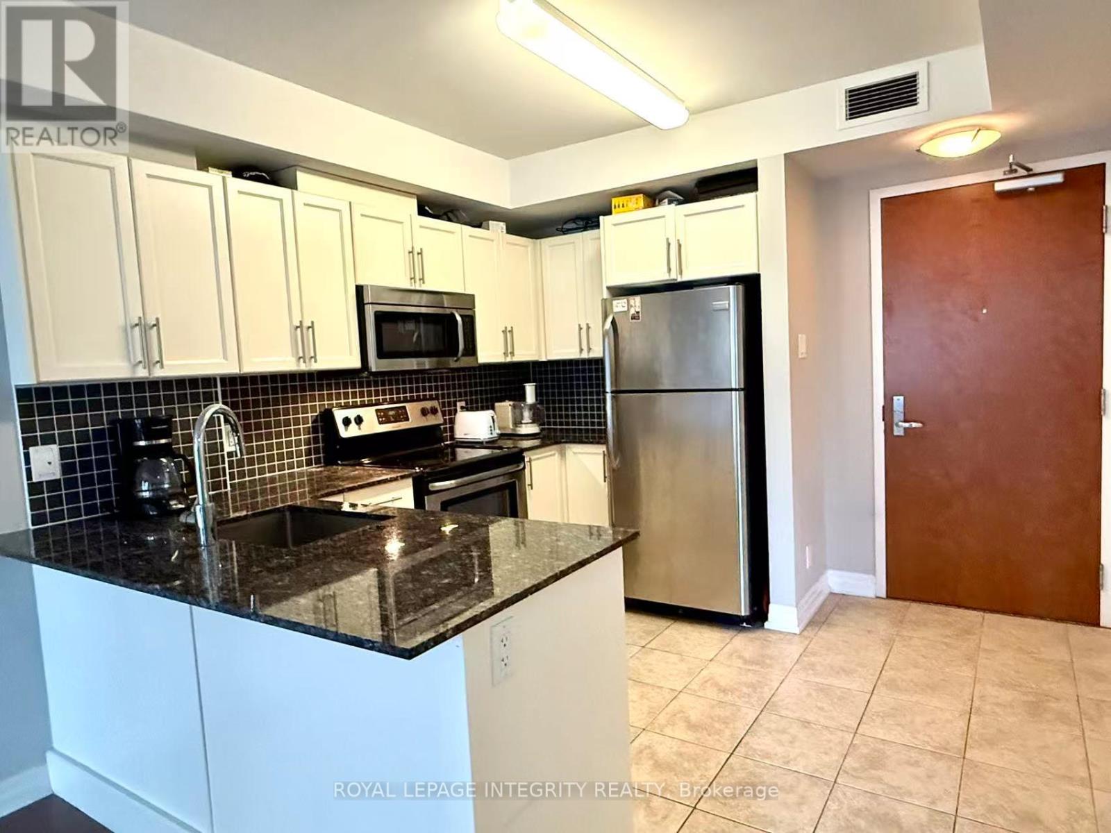 1203 - 242 Rideau Street, Ottawa, Ontario  K1N 0B6 - Photo 3 - X12571602