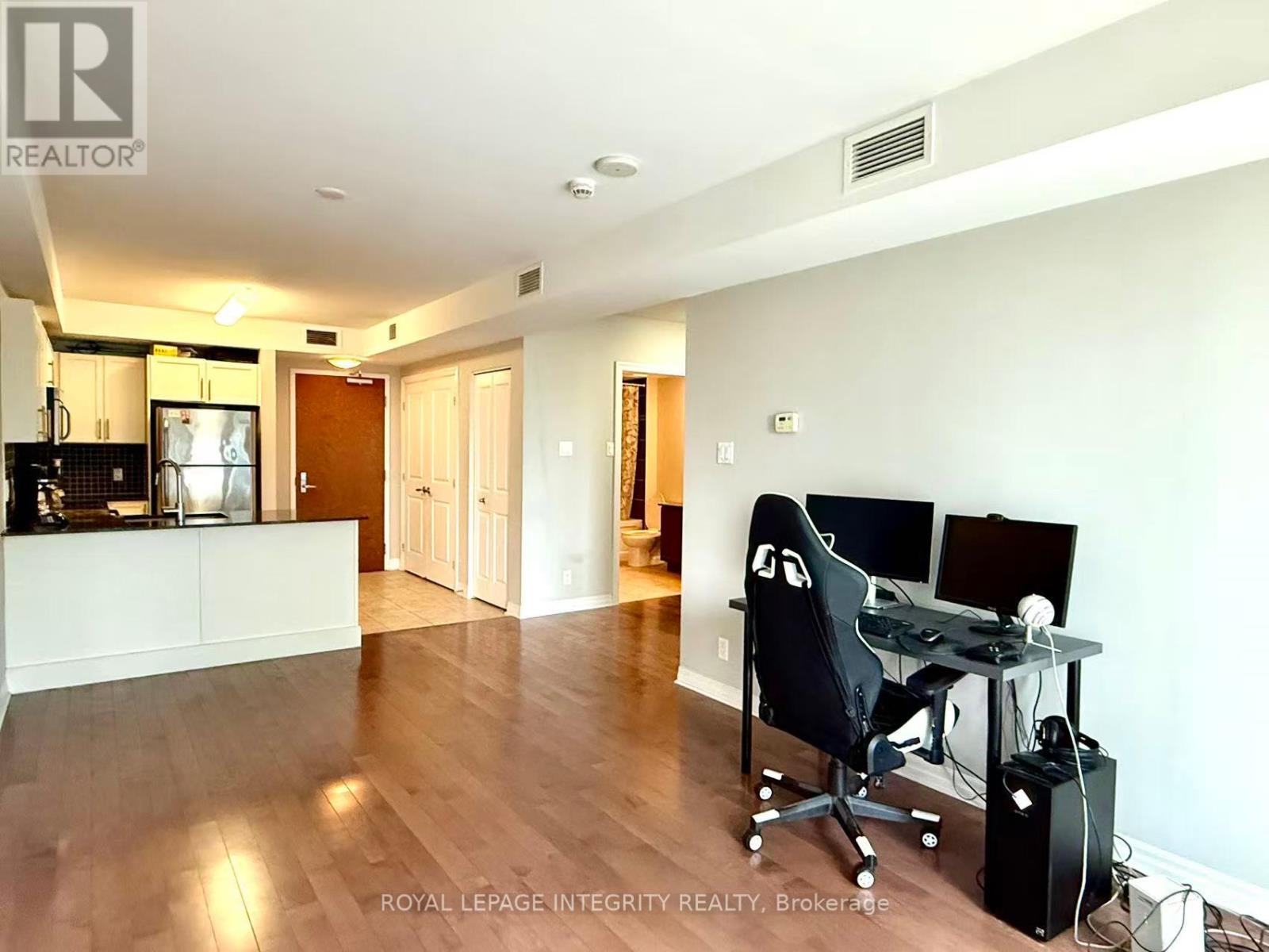 1203 - 242 Rideau Street, Ottawa, Ontario  K1N 0B6 - Photo 6 - X12571602