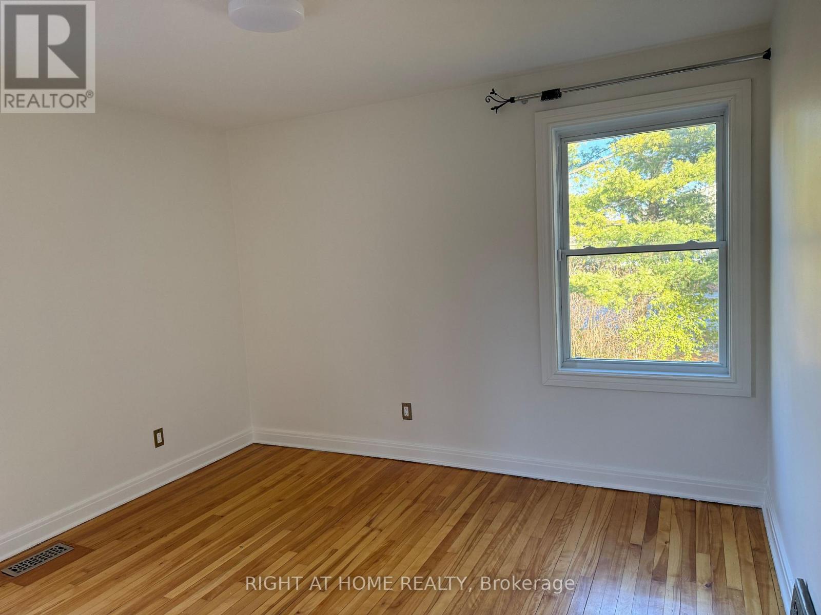 97 Rita Avenue, Ottawa, Ontario  K2G 2H2 - Photo 4 - X12571696