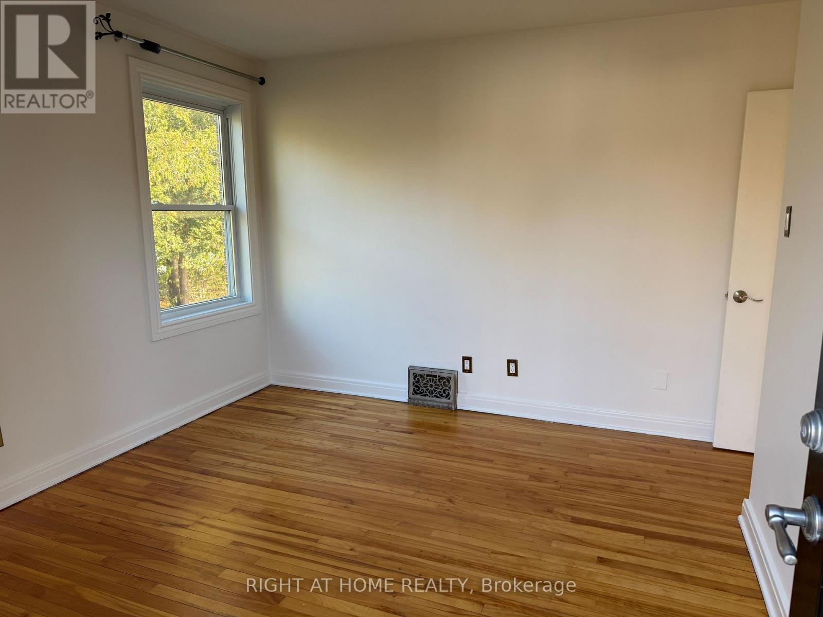 97 Rita Avenue, Ottawa, Ontario  K2G 2H2 - Photo 5 - X12571696