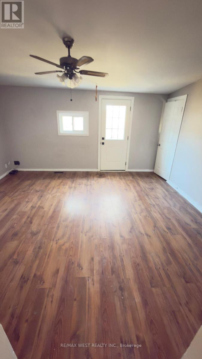 881 Marion Avenue, Windsor, Ontario  N9A 2H8 - Photo 2 - X12571334