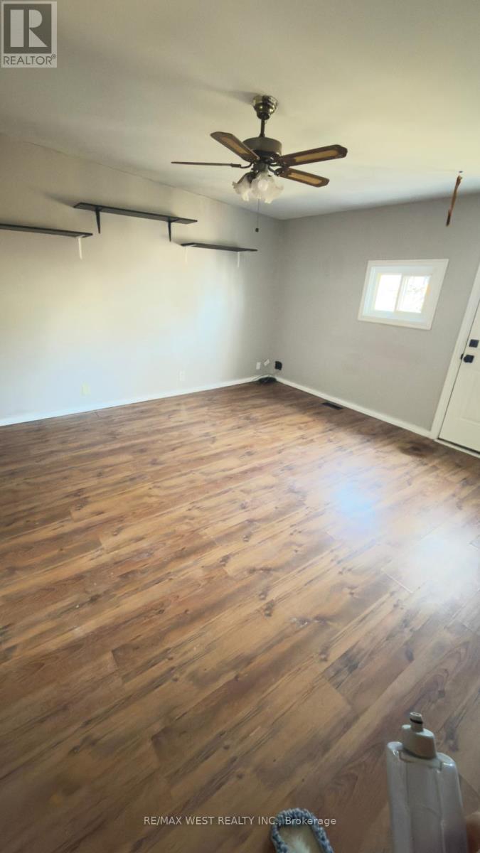 881 Marion Avenue, Windsor, Ontario  N9A 2H8 - Photo 4 - X12571334