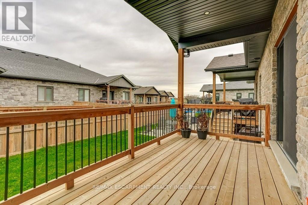 273 Queen Street W, North Perth, Ontario  N0G 1B0 - Photo 21 - X12571350