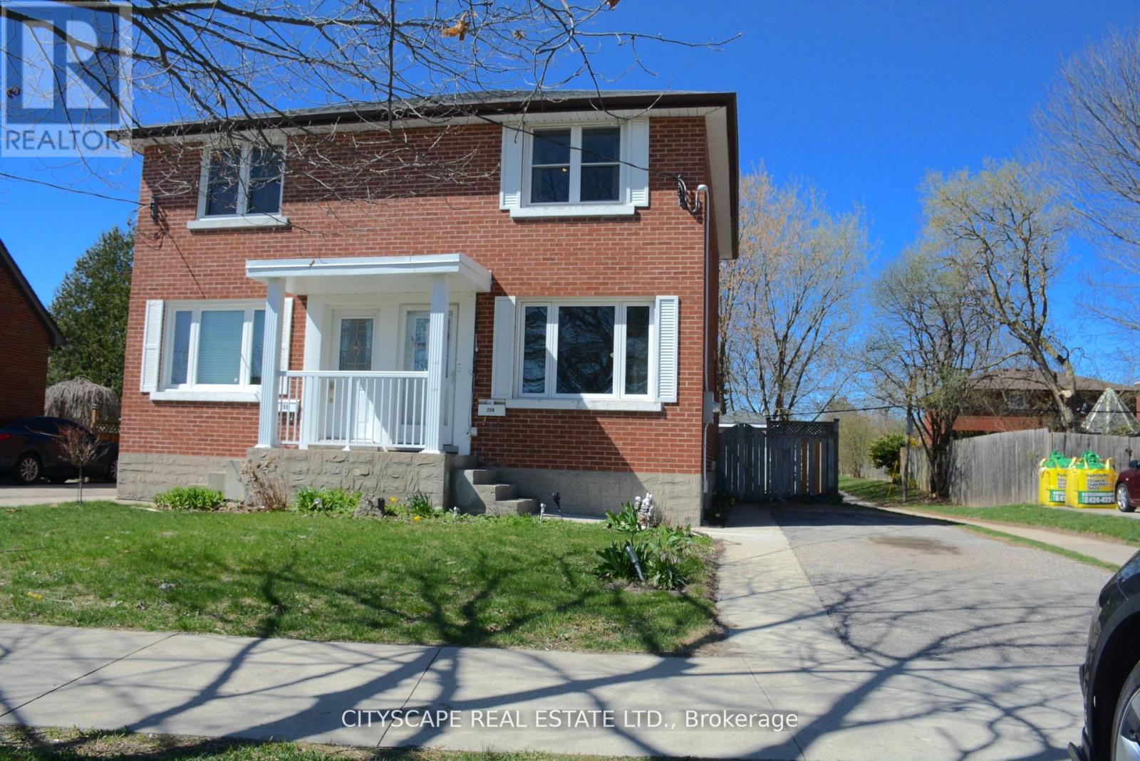 258 Lorne Avenue, Kitchener, Ontario  N2M 3Y8 - Photo 3 - X12571552
