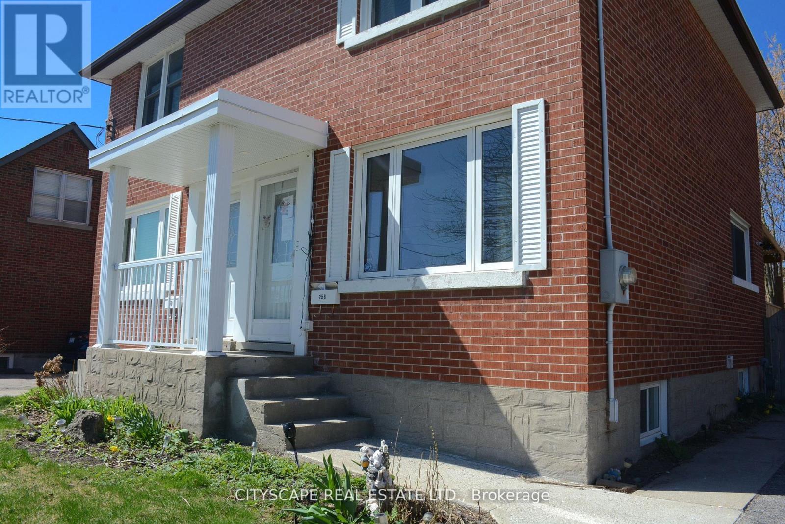 258 Lorne Avenue, Kitchener, Ontario  N2M 3Y8 - Photo 4 - X12571552
