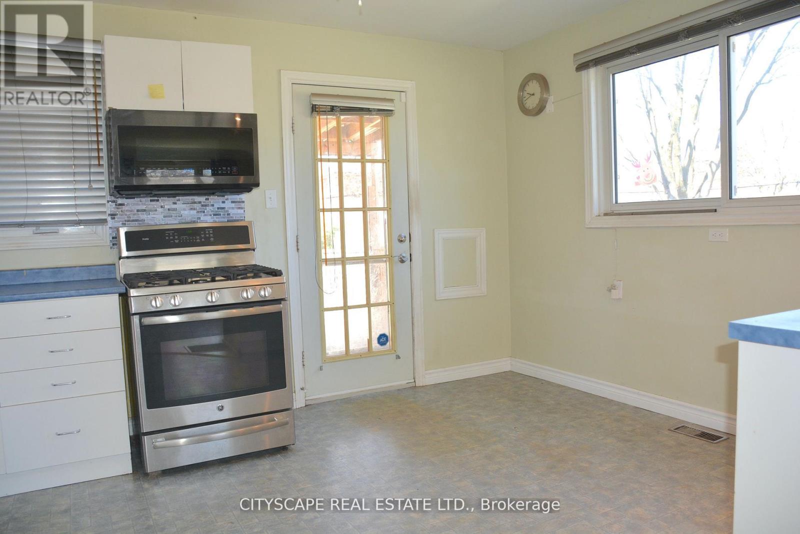 258 Lorne Avenue, Kitchener, Ontario  N2M 3Y8 - Photo 8 - X12571552