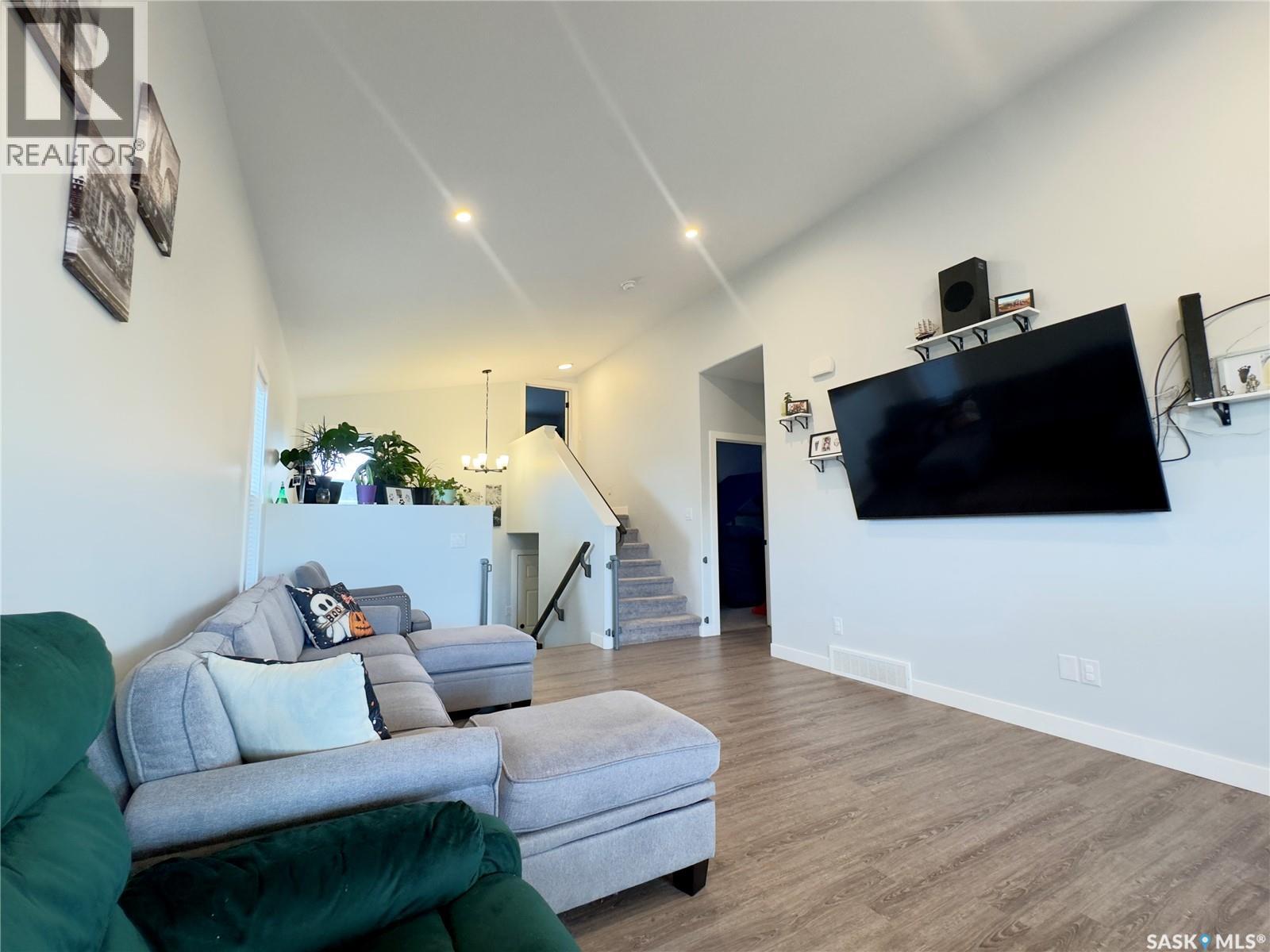 302 Pepper Place, Saskatoon, Saskatchewan  S7V 1S7 - Photo 7 - SK024168