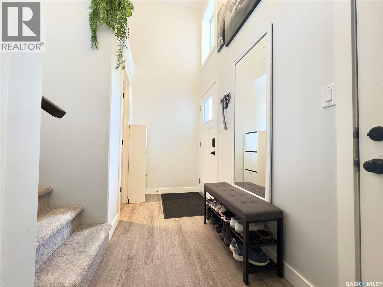 302 Pepper Place, Saskatoon, Saskatchewan  S7V 1S7 - Photo 3 - SK024168