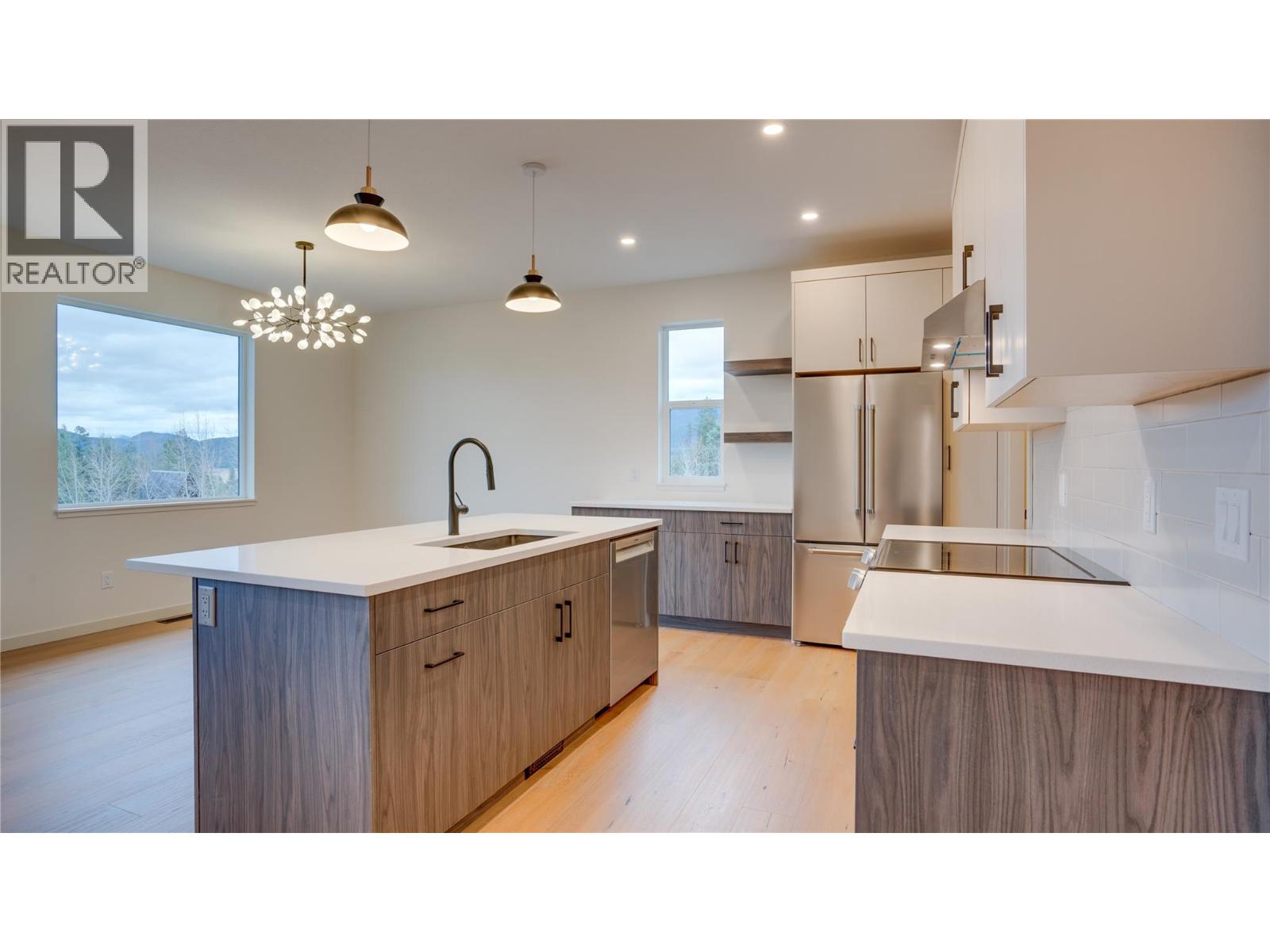 2123 Mountain View Avenue, Lumby, British Columbia  V0E 2G0 - Photo 18 - 10369445