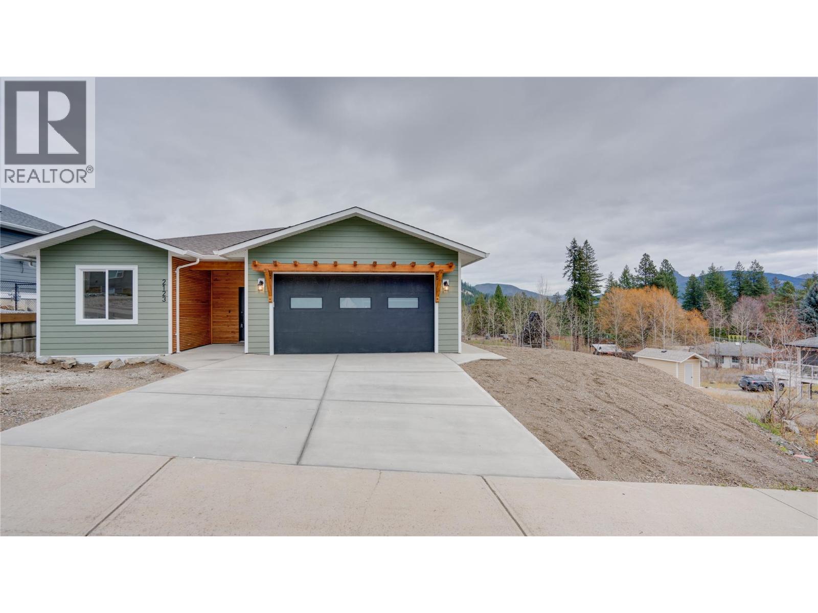 2123 Mountain View Avenue, Lumby, British Columbia  V0E 2G0 - Photo 1 - 10369445