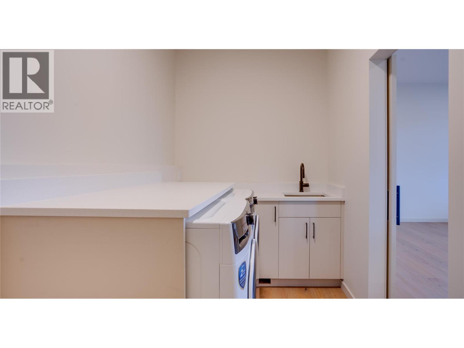 2123 Mountain View Avenue, Lumby, British Columbia  V0E 2G0 - Photo 22 - 10369445