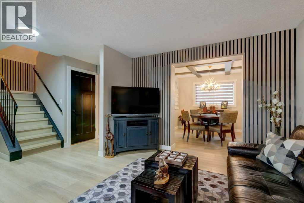 22 Hunters Gate, Okotoks, Alberta  T1S 1K9 - Photo 7 - A2268453