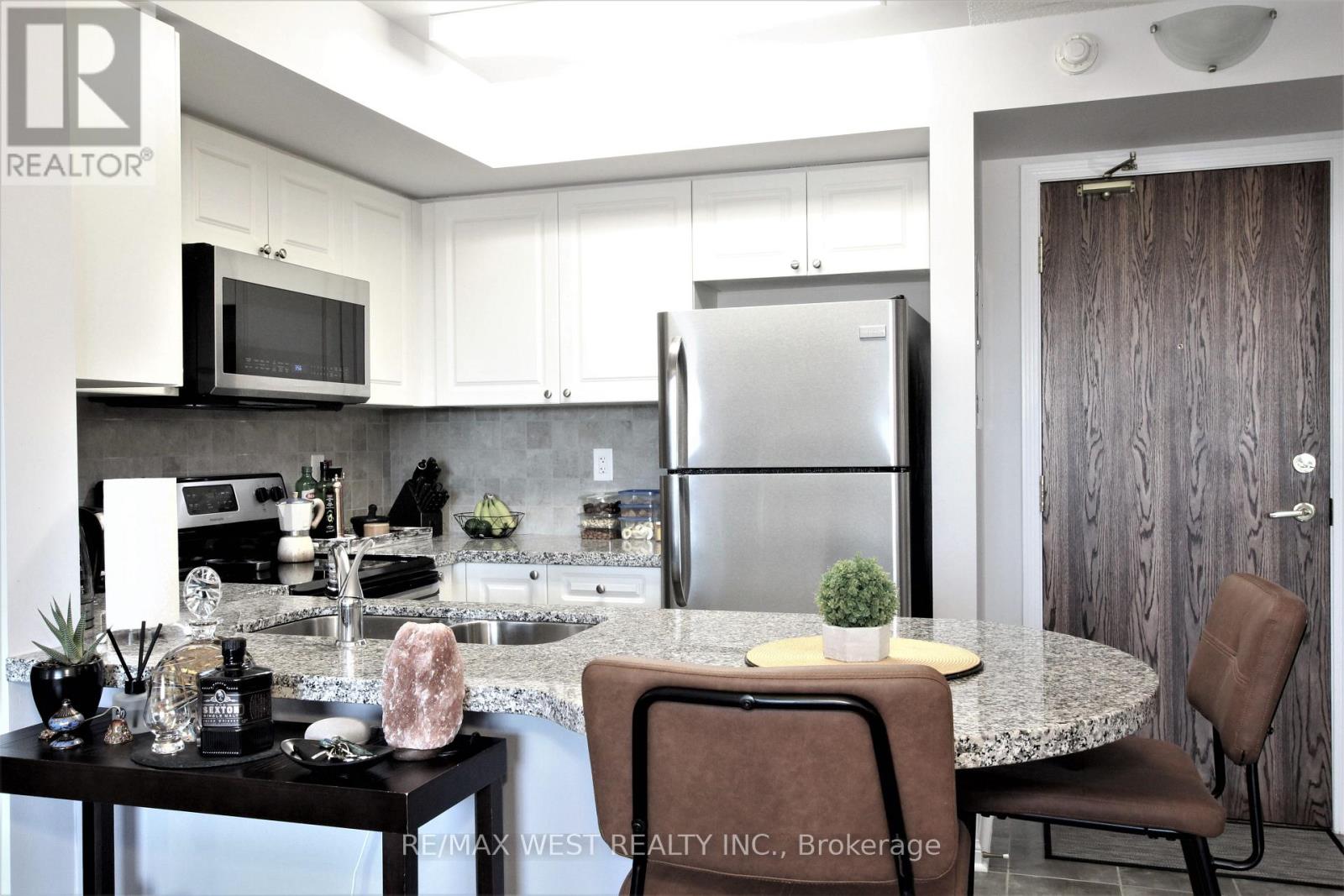 203 - 65 Via Rosedale, Brampton, Ontario  L6R 3N8 - Photo 11 - W12571290