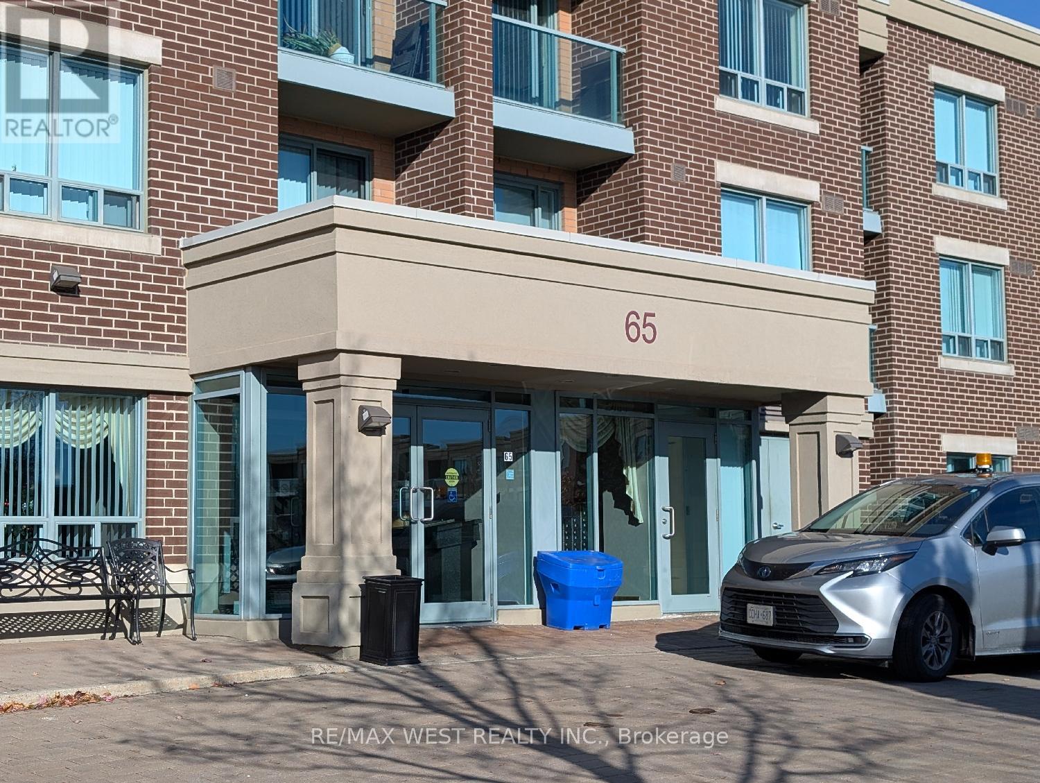 203 - 65 Via Rosedale, Brampton, Ontario  L6R 3N8 - Photo 5 - W12571290