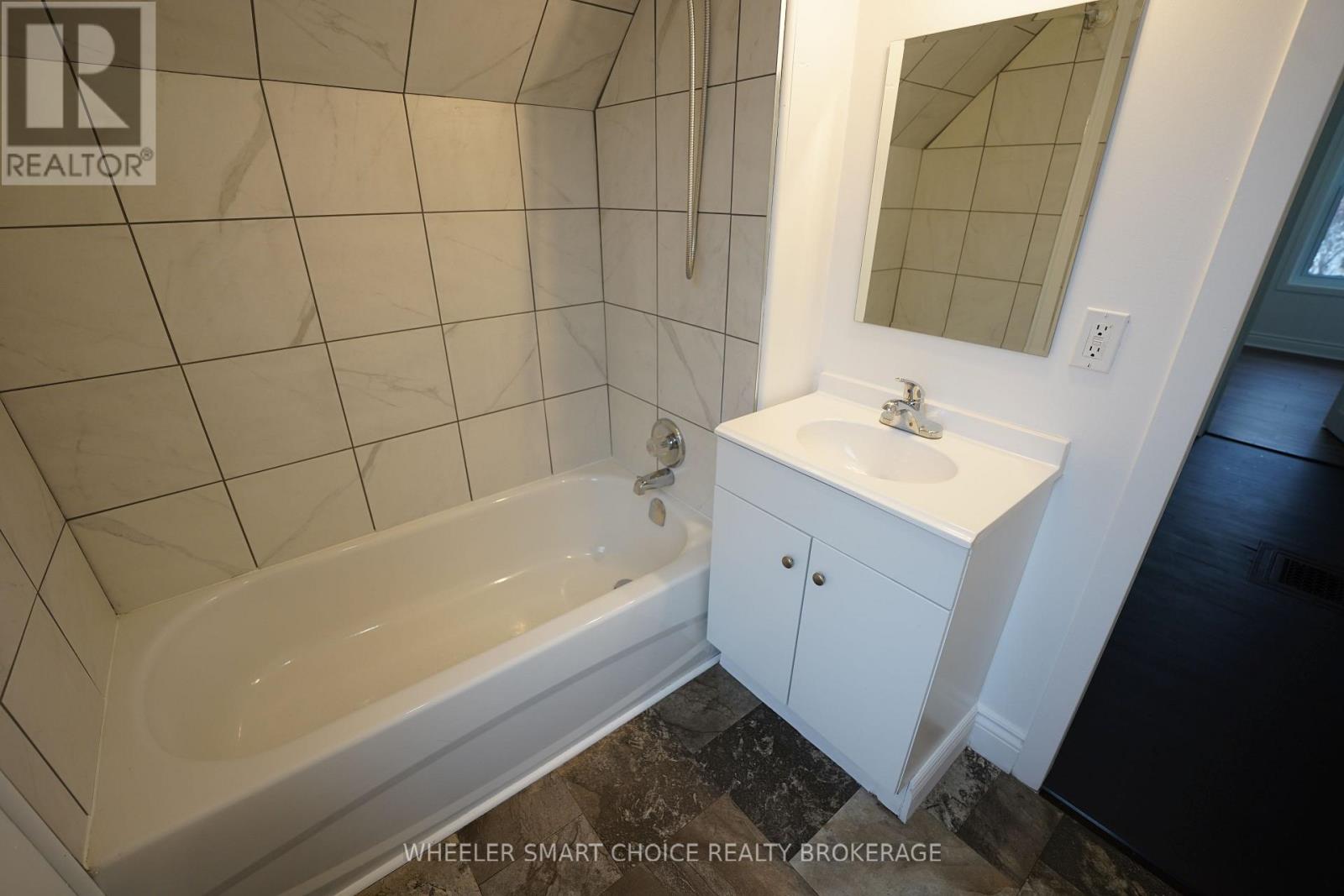 7 Adam Dixon Avenue, South Stormont, Ontario  K0C 1P0 - Photo 30 - X12571616