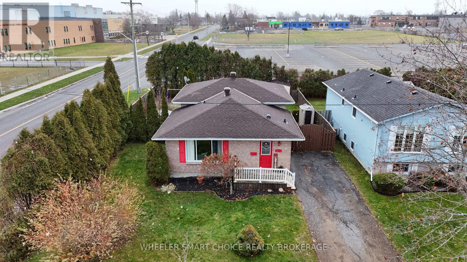 402 Cline Avenue, Cornwall, Ontario  K6J 5M8 - Photo 1 - X12571674