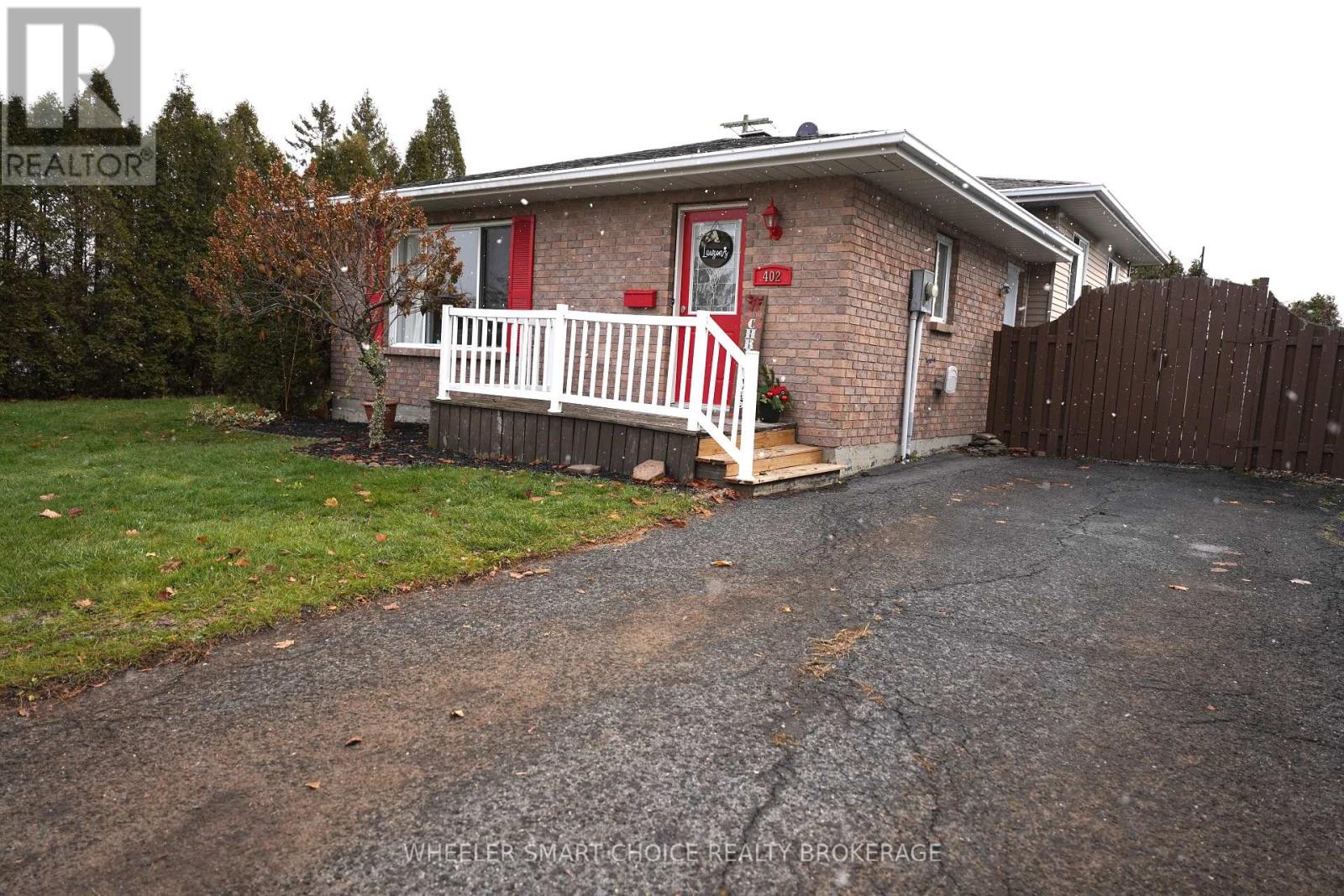 402 Cline Avenue, Cornwall, Ontario  K6J 5M8 - Photo 3 - X12571674