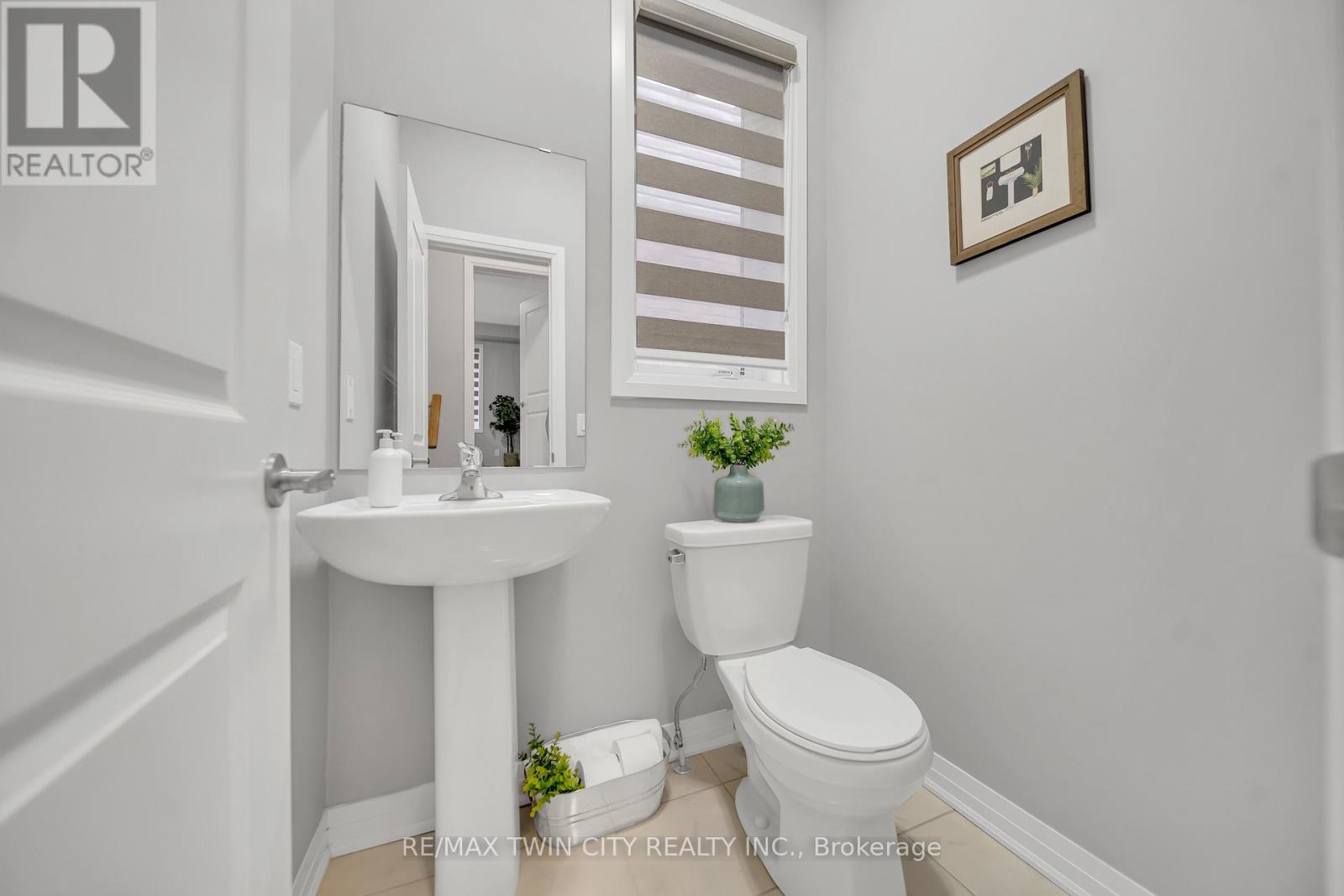 22 Rustic Oak Trail, North Dumfries, Ontario  N0B 1E0 - Photo 18 - X12552538