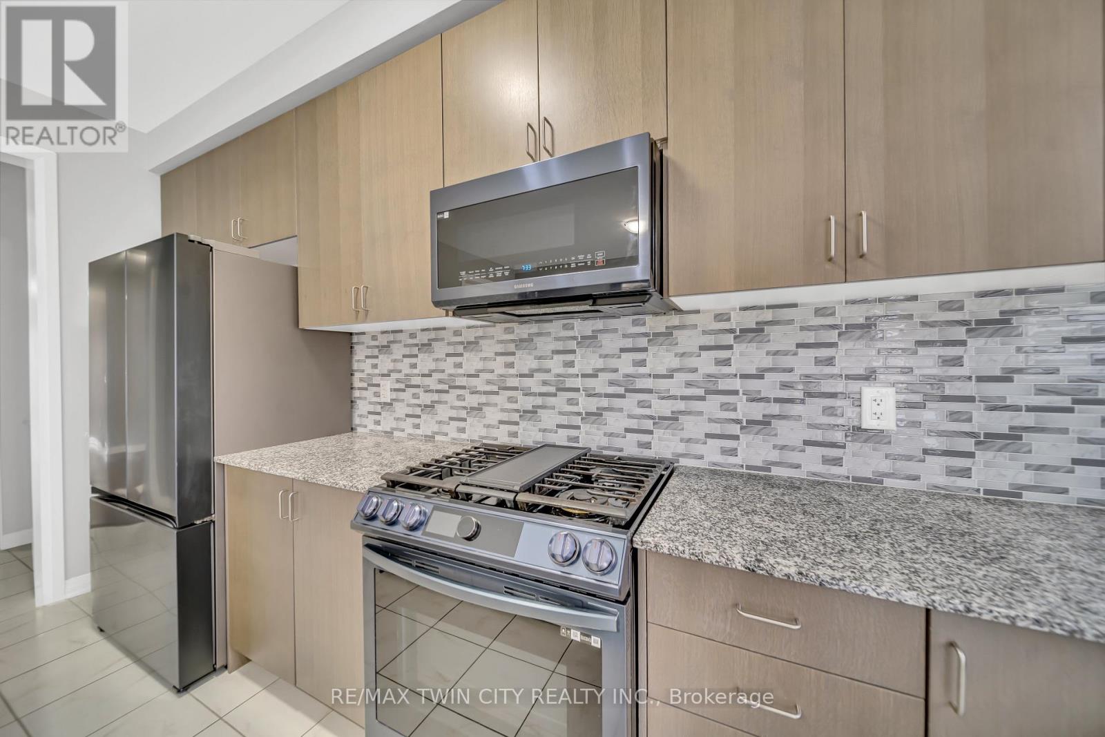 22 Rustic Oak Trail, North Dumfries, Ontario  N0B 1E0 - Photo 14 - X12552538