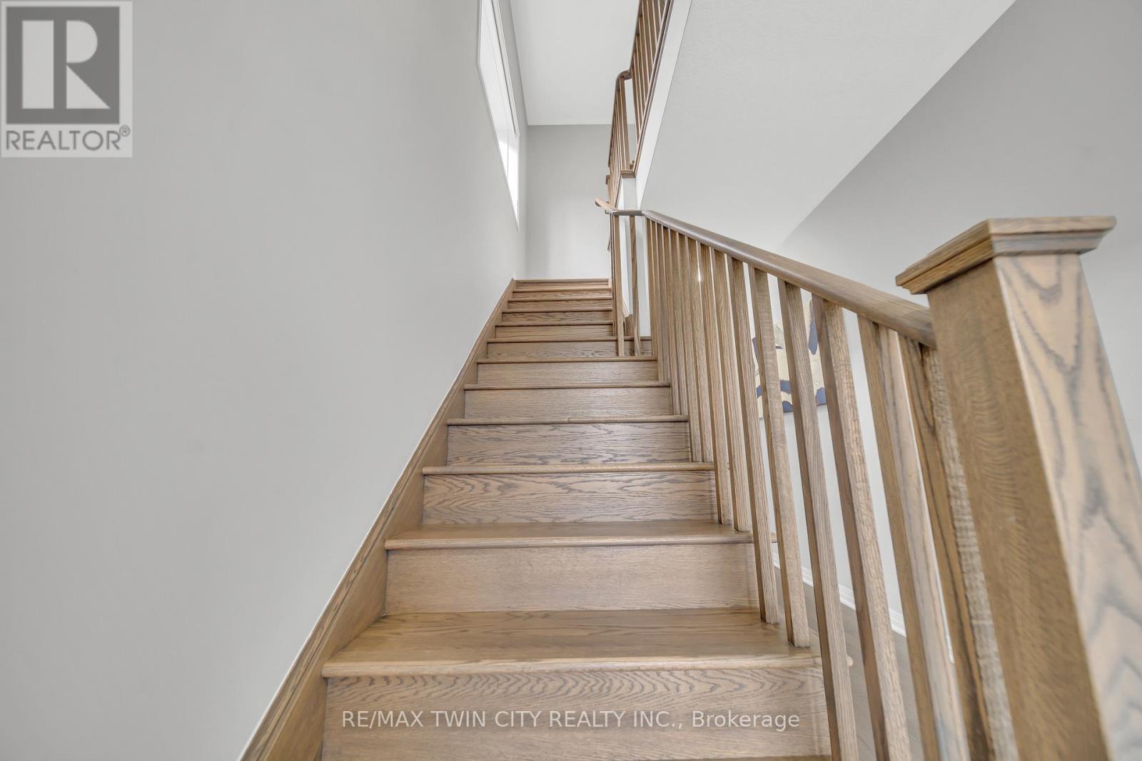 22 Rustic Oak Trail, North Dumfries, Ontario  N0B 1E0 - Photo 19 - X12552538