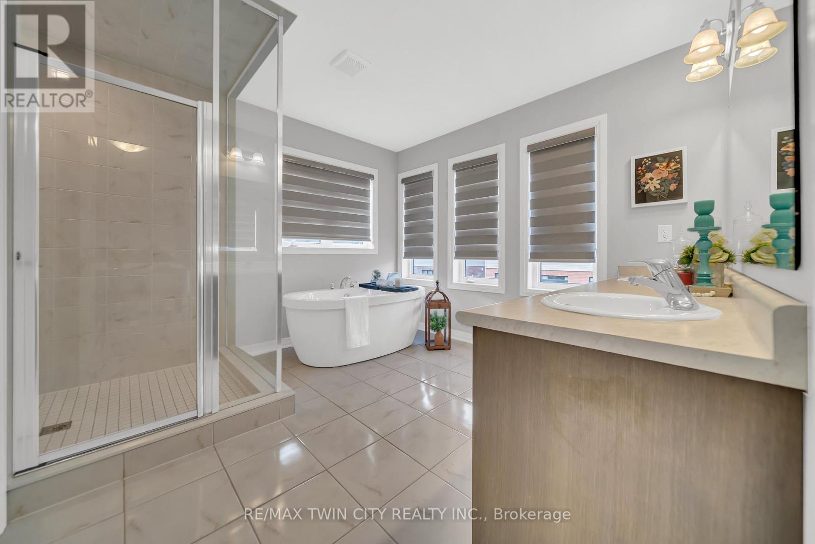 22 Rustic Oak Trail, North Dumfries, Ontario  N0B 1E0 - Photo 24 - X12552538