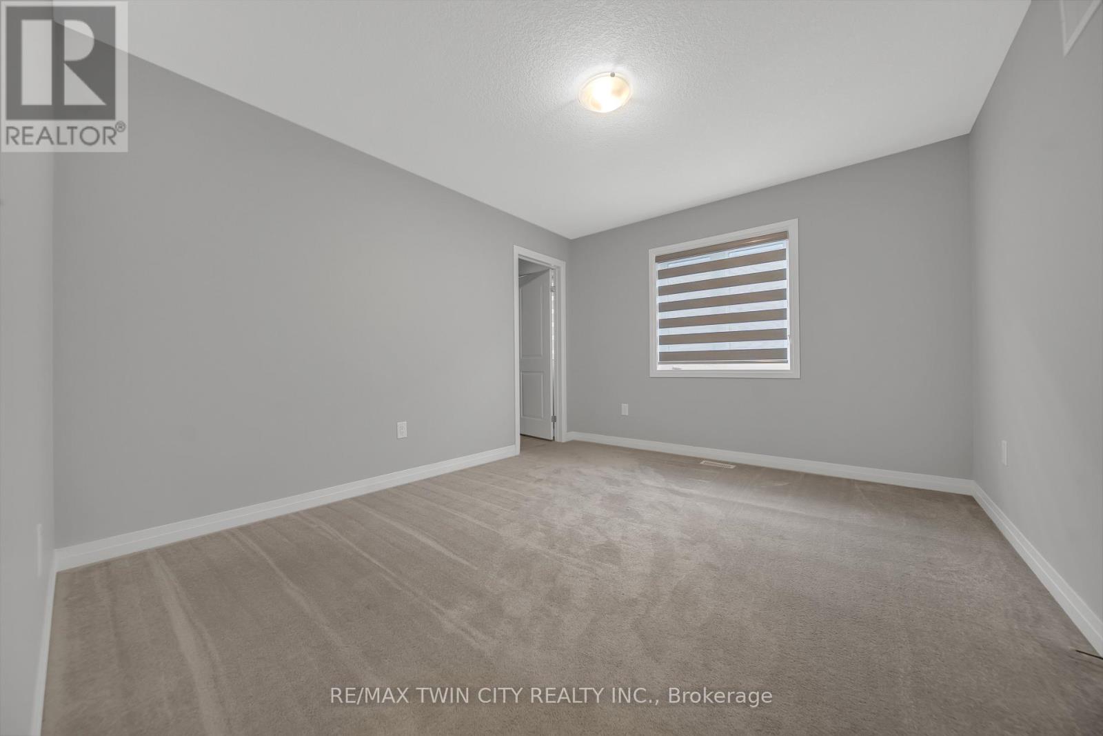 22 Rustic Oak Trail, North Dumfries, Ontario  N0B 1E0 - Photo 26 - X12552538