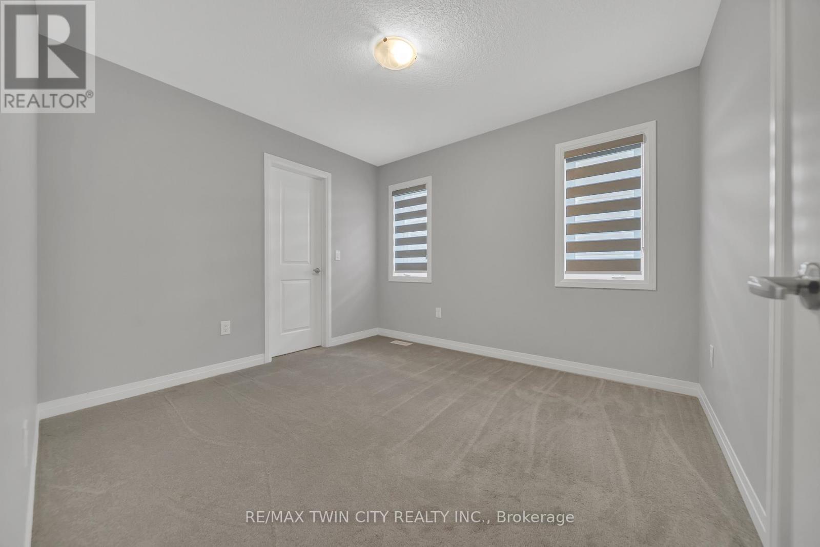 22 Rustic Oak Trail, North Dumfries, Ontario  N0B 1E0 - Photo 28 - X12552538