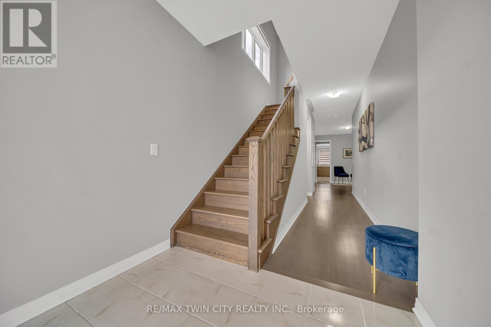 22 Rustic Oak Trail, North Dumfries, Ontario  N0B 1E0 - Photo 3 - X12552538