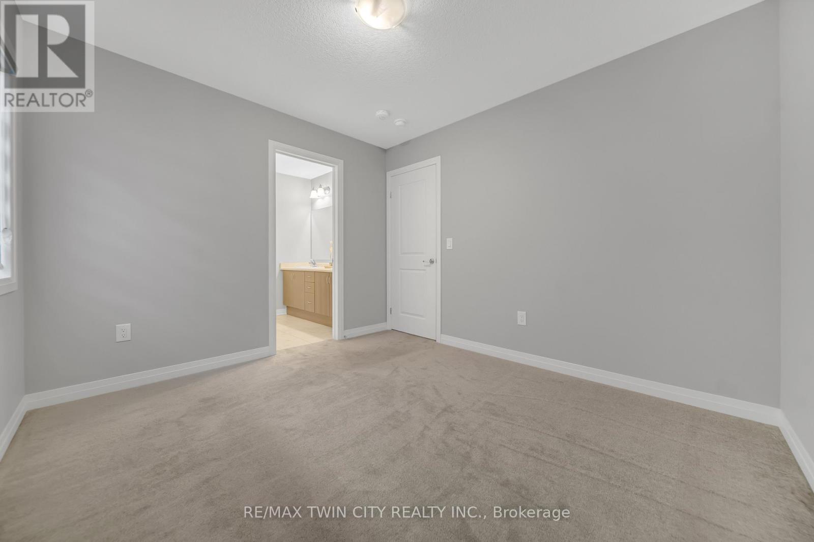 22 Rustic Oak Trail, North Dumfries, Ontario  N0B 1E0 - Photo 29 - X12552538