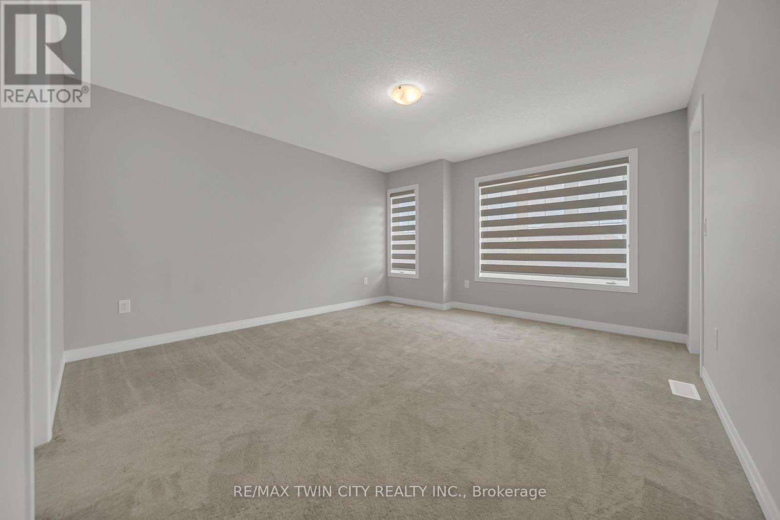 22 Rustic Oak Trail, North Dumfries, Ontario  N0B 1E0 - Photo 32 - X12552538