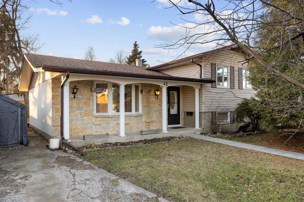 42 Blue Spruce Crescent, Winnipeg, Manitoba  R2M 4C2 - Photo 0 - 202528851