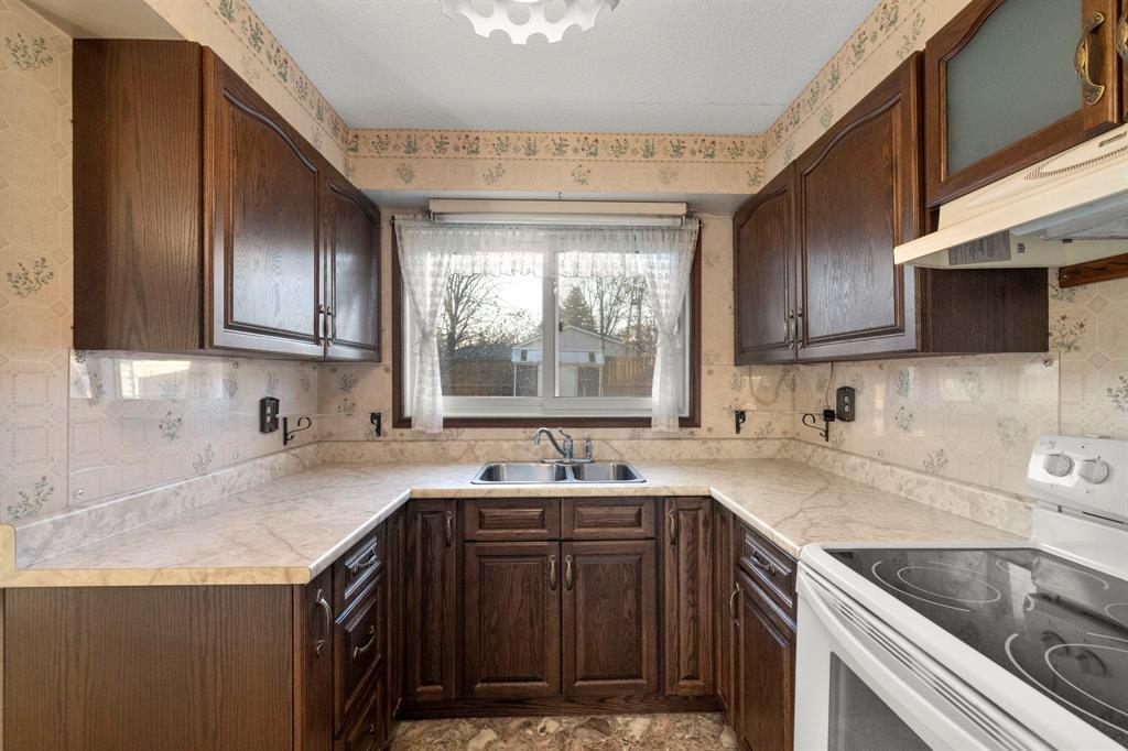 42 Blue Spruce Crescent, Winnipeg, Manitoba  R2M 4C2 - Photo 10 - 202528851